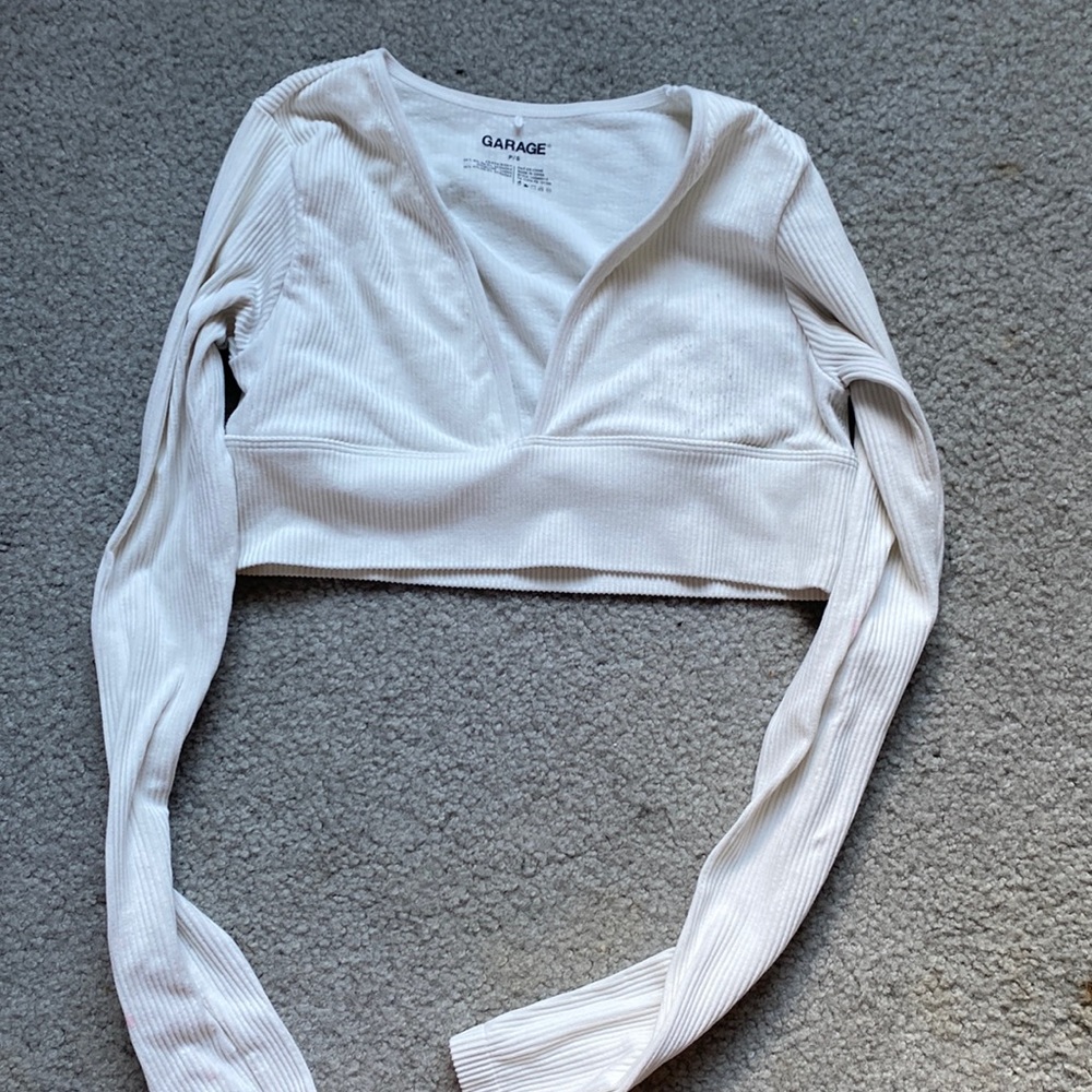 White long sleeve crop top